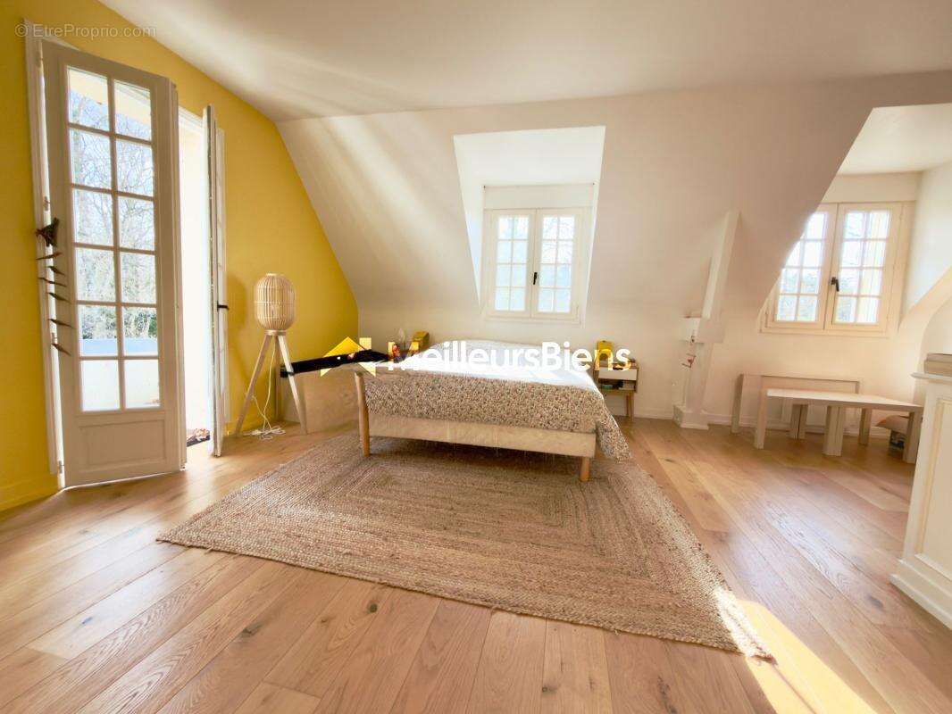 Maison à FEUCHEROLLES