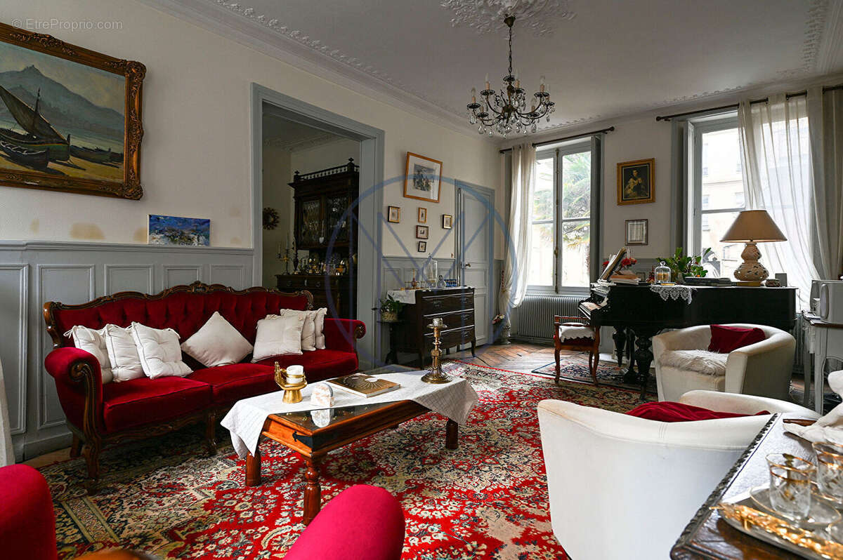 Appartement à VERSAILLES