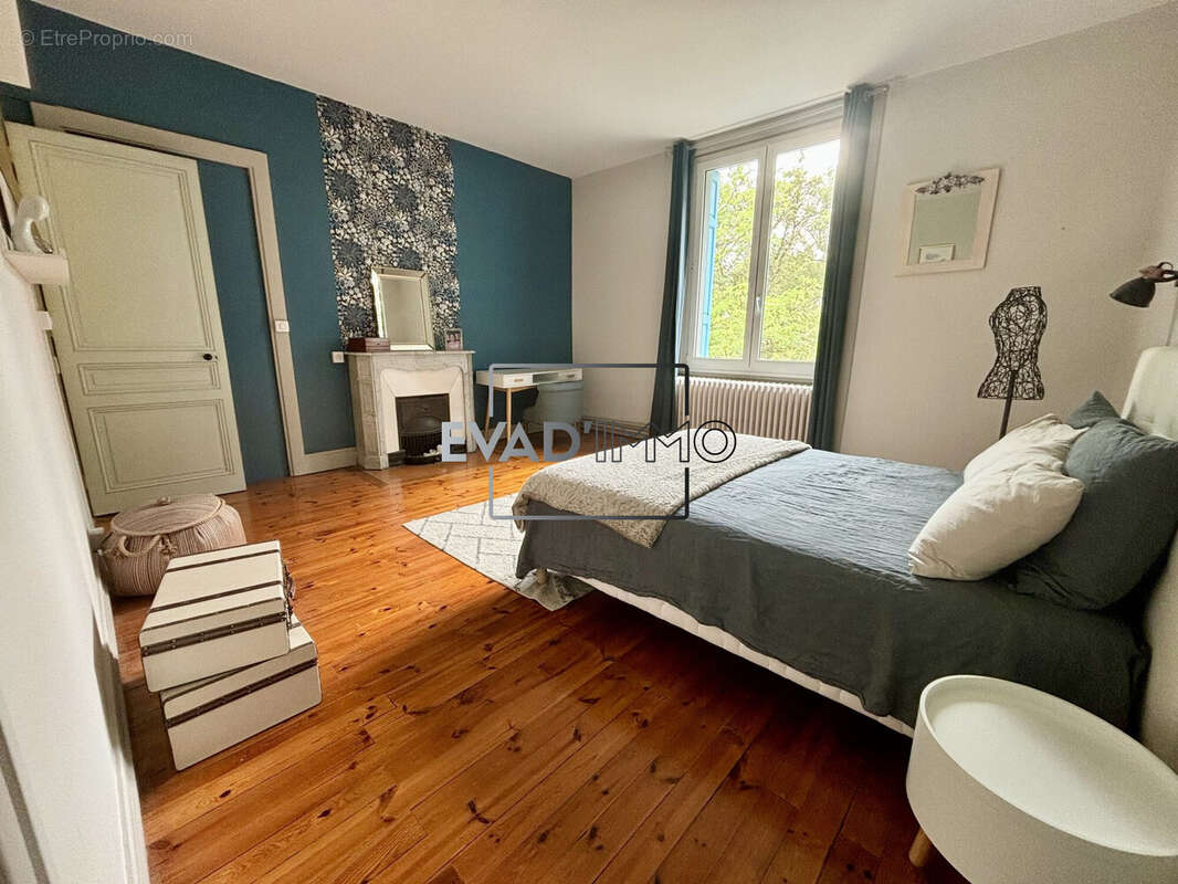 Maison 325 m² à Montrond-Les-Bains  - photo 7