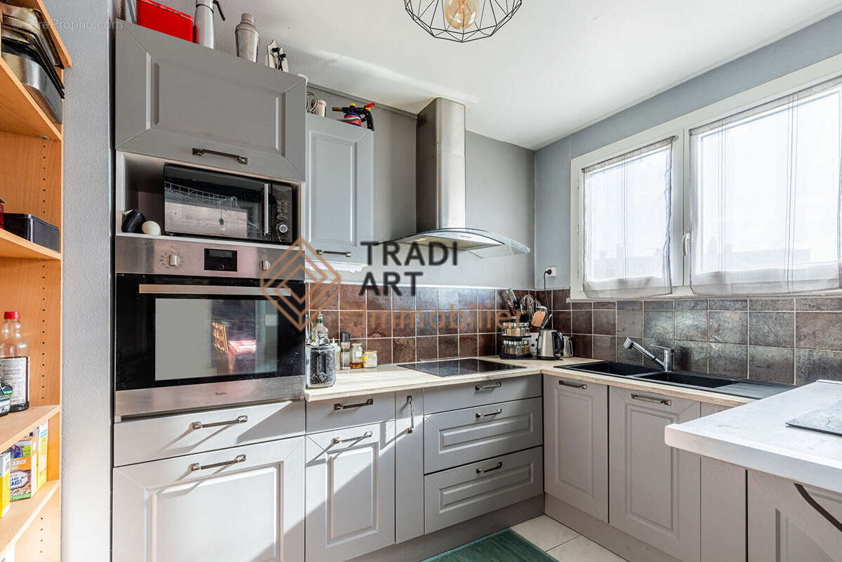 Appartement à SAINTE-GENEVIEVE-DES-BOIS