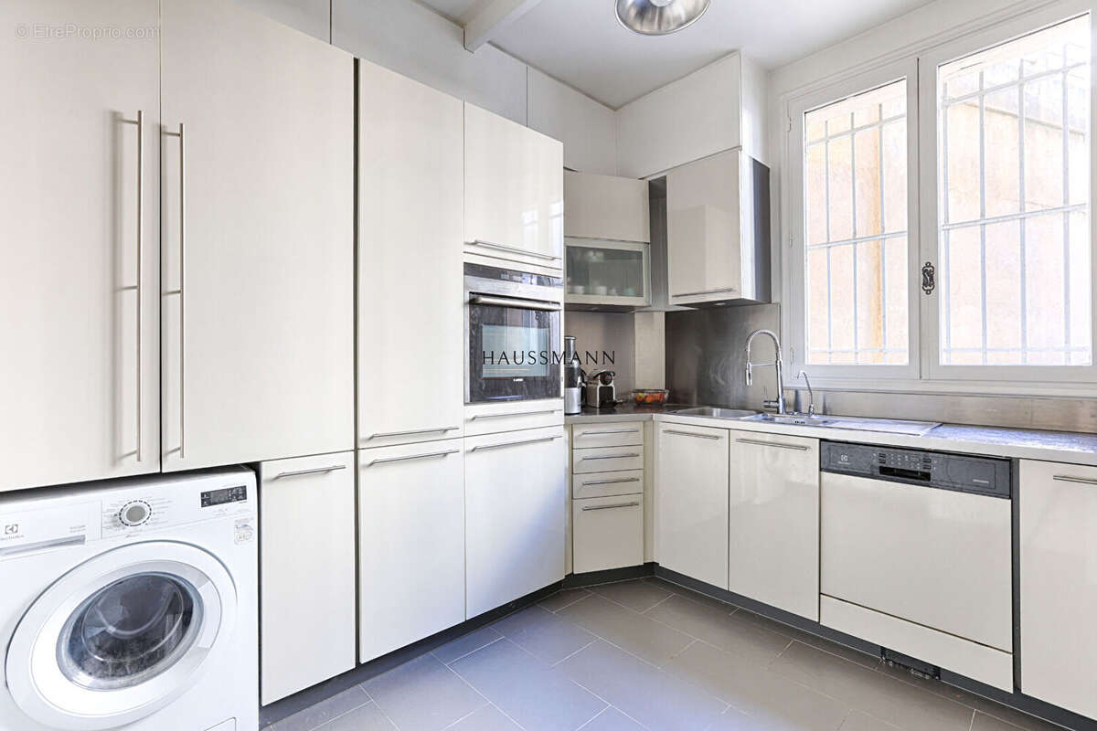 Appartement à PARIS-10E