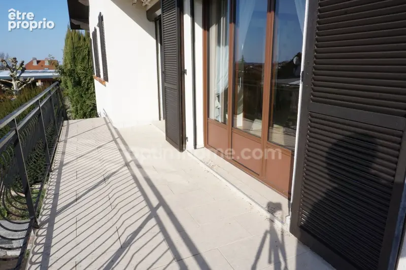 Maison de 155 m² à vendre en excellent état, 4 chambres, 6 pièces et spacieux garage - photo 24