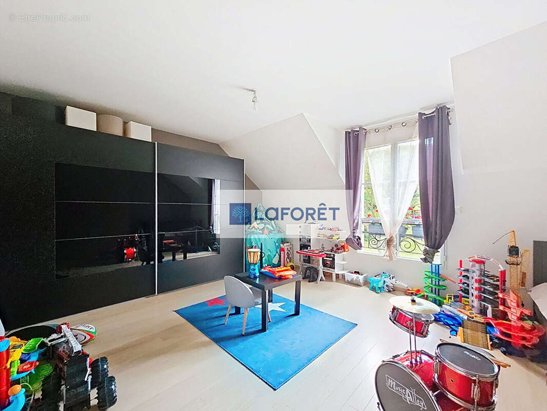 Maison à MEZY-SUR-SEINE