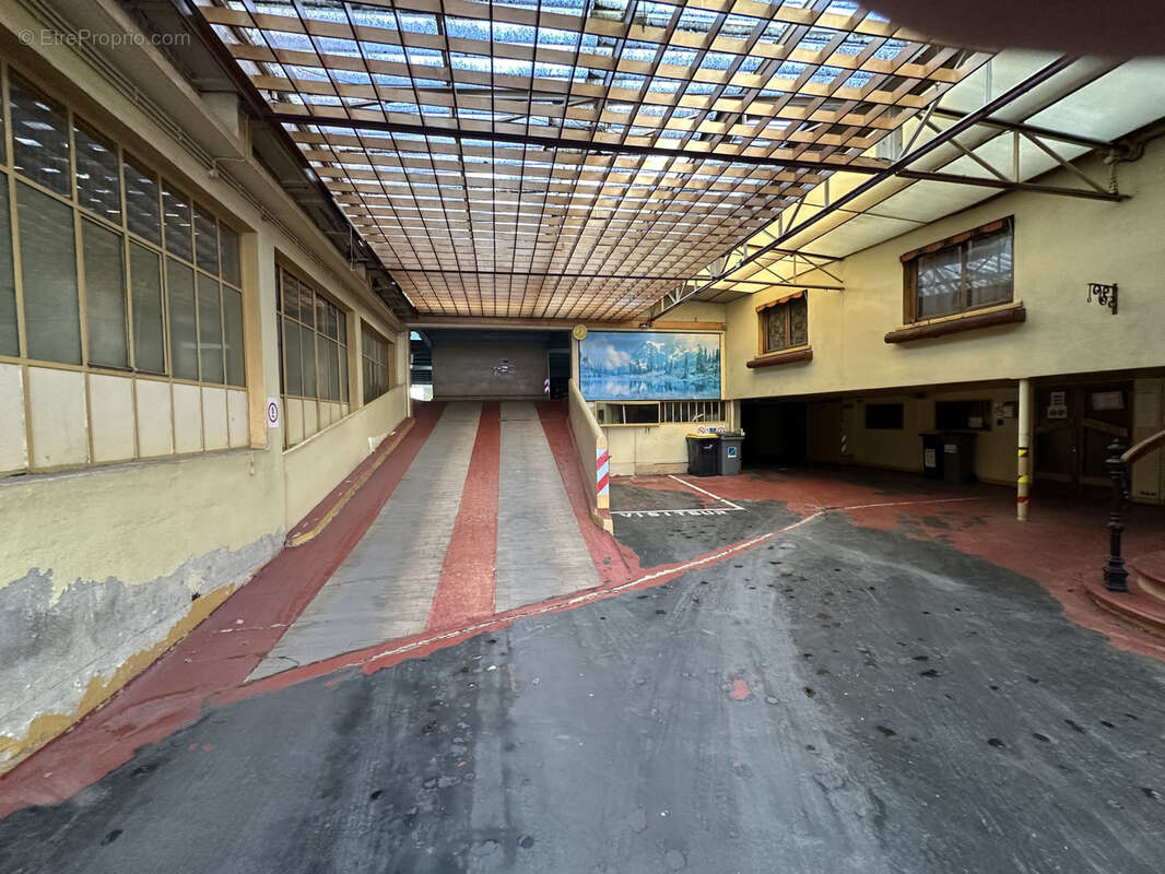 Parking à SAINT-ETIENNE