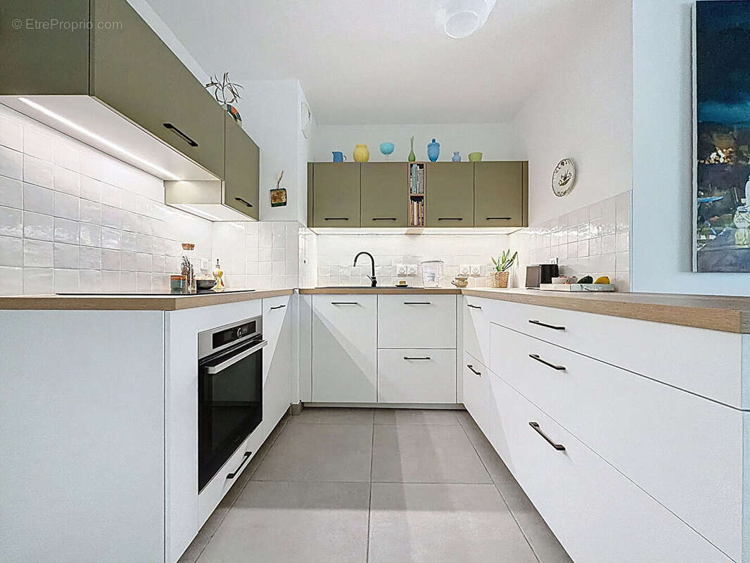 Appartement à MARSEILLE-4E