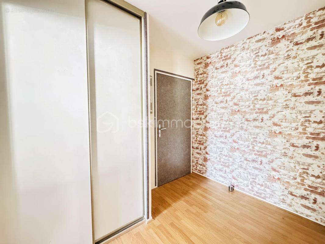 Appartement T3 lumineux avec balcon et garage en résidence sécurisée - photo 2