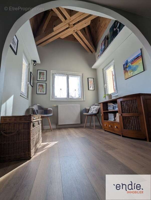 Maison à AVOT