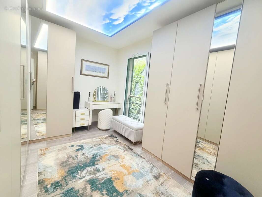 Appartement à EZE