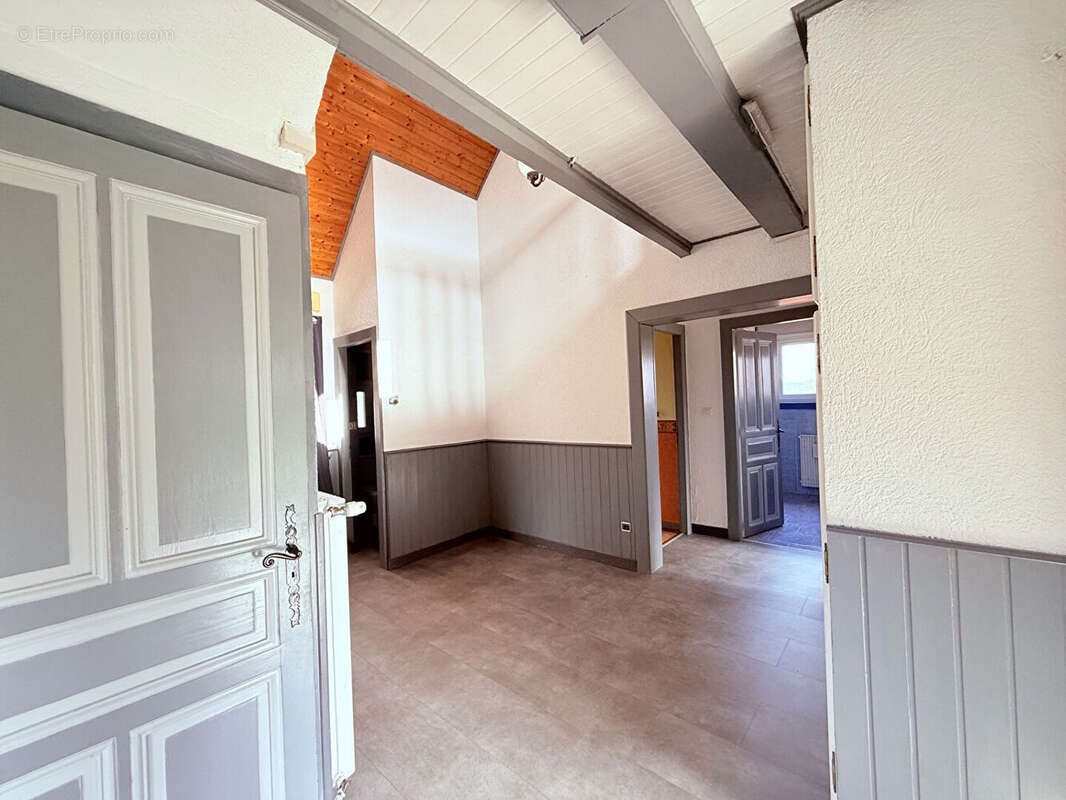 Maison  5 pièce(s)  127 m2 sur un terrains de  27 ares - photo 4