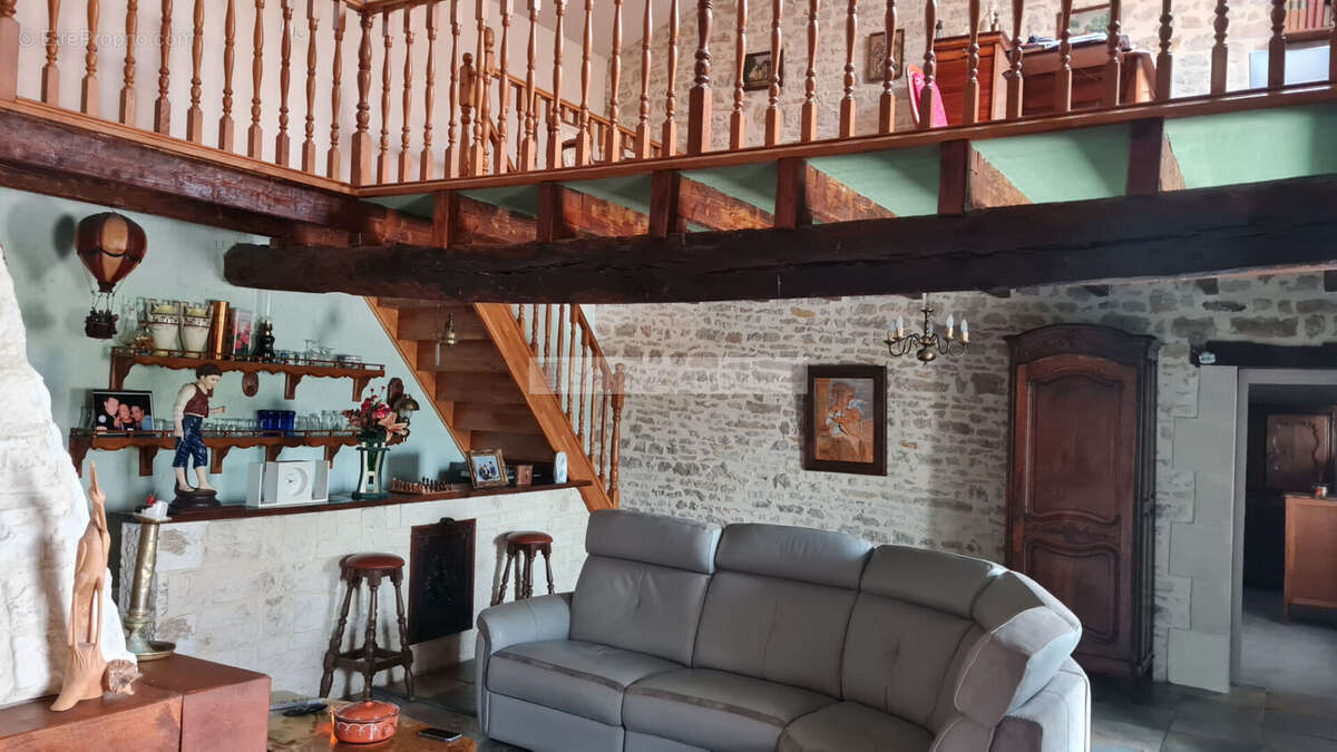 Maison avec ensemble immobilier SOUVIGNE 5 Kms - photo 12