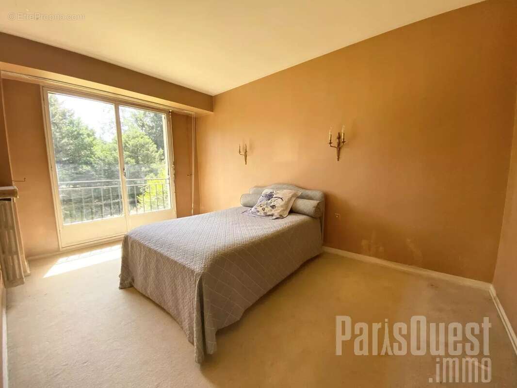 Appartement à VILLE-D'AVRAY