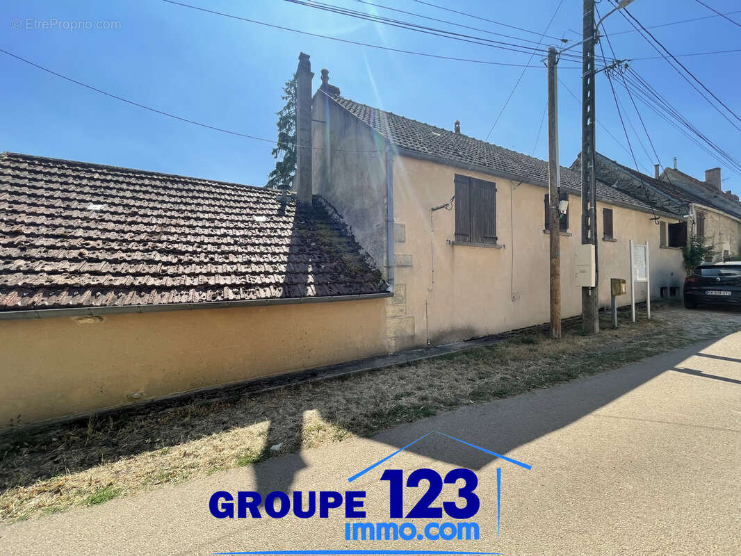 Maison double sur les hauteurs de Clamecy (58) de plus de 180 m2 - photo 2