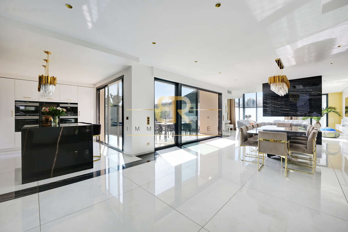 Maison à CHENNEVIERES-SUR-MARNE