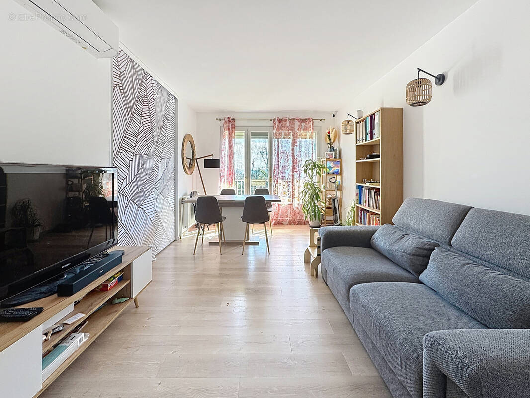 Appartement à SAINT-GENIS-LAVAL