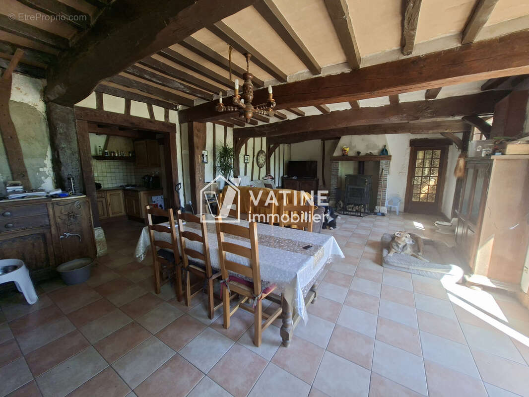 Maison à SAINTE-MARIE-DES-CHAMPS