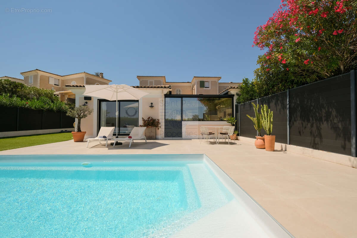 Petite maison chic et intemporelle aux Hauts de Vaugrenier - photo 18