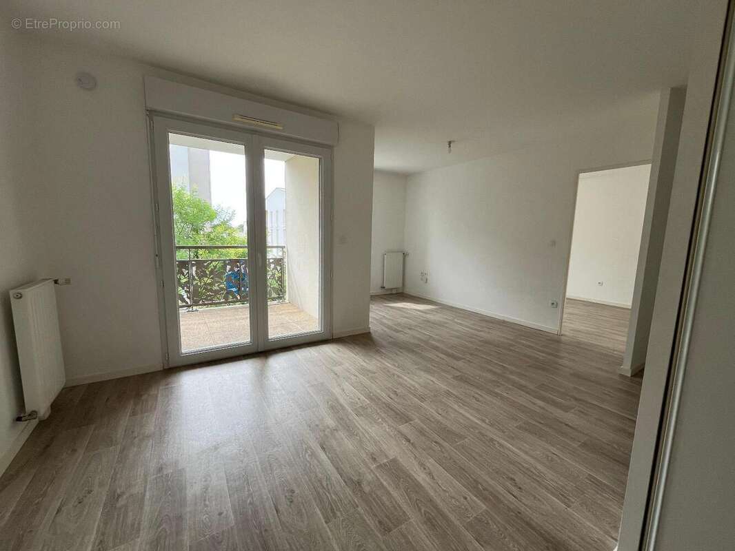Appartement 41 m² à Les Ponts-De-Ce  - photo 3