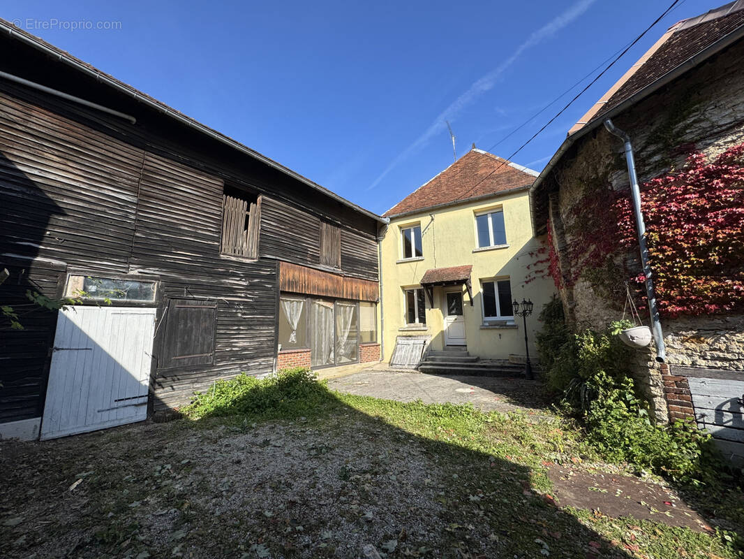 Maison à VENDEUVRE-SUR-BARSE