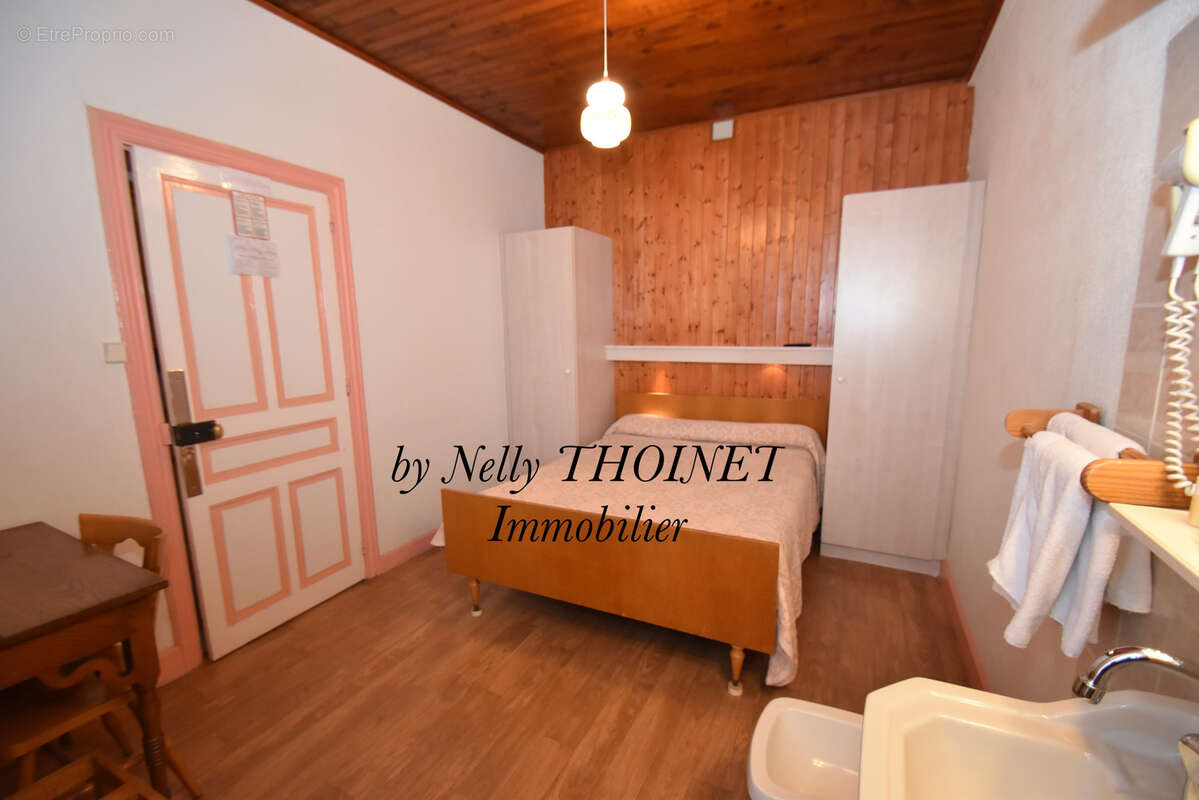 Dépt.63. PICHERANDE, HÔTEL-BAR-RESTAURANT, Murs et Fonds commerciaux. - photo 17