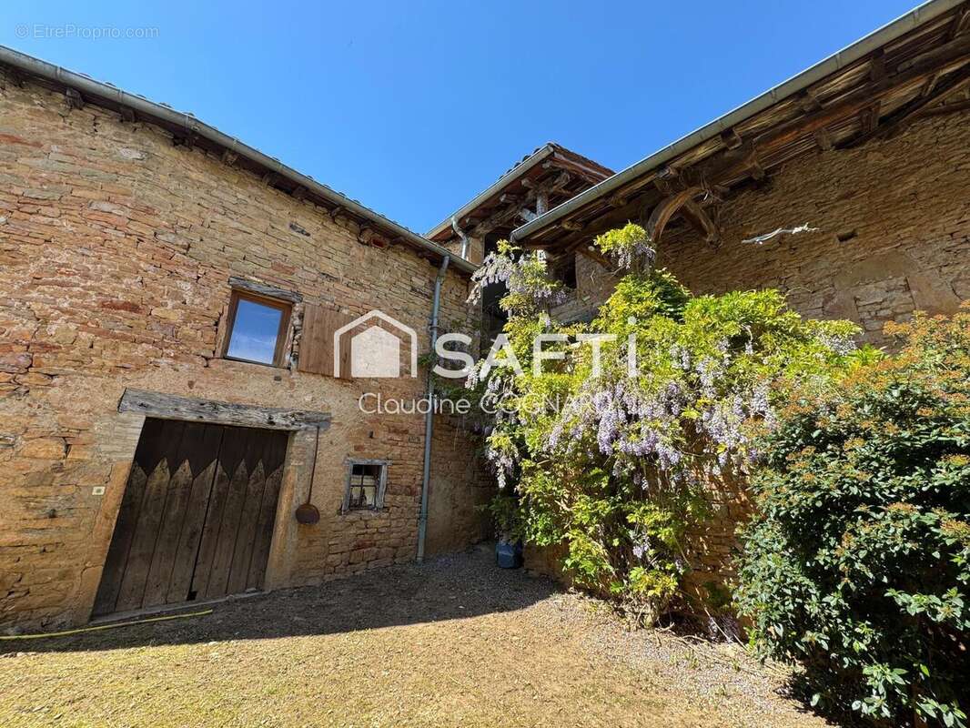Maison 268 m² à Vergisson  - photo 5
