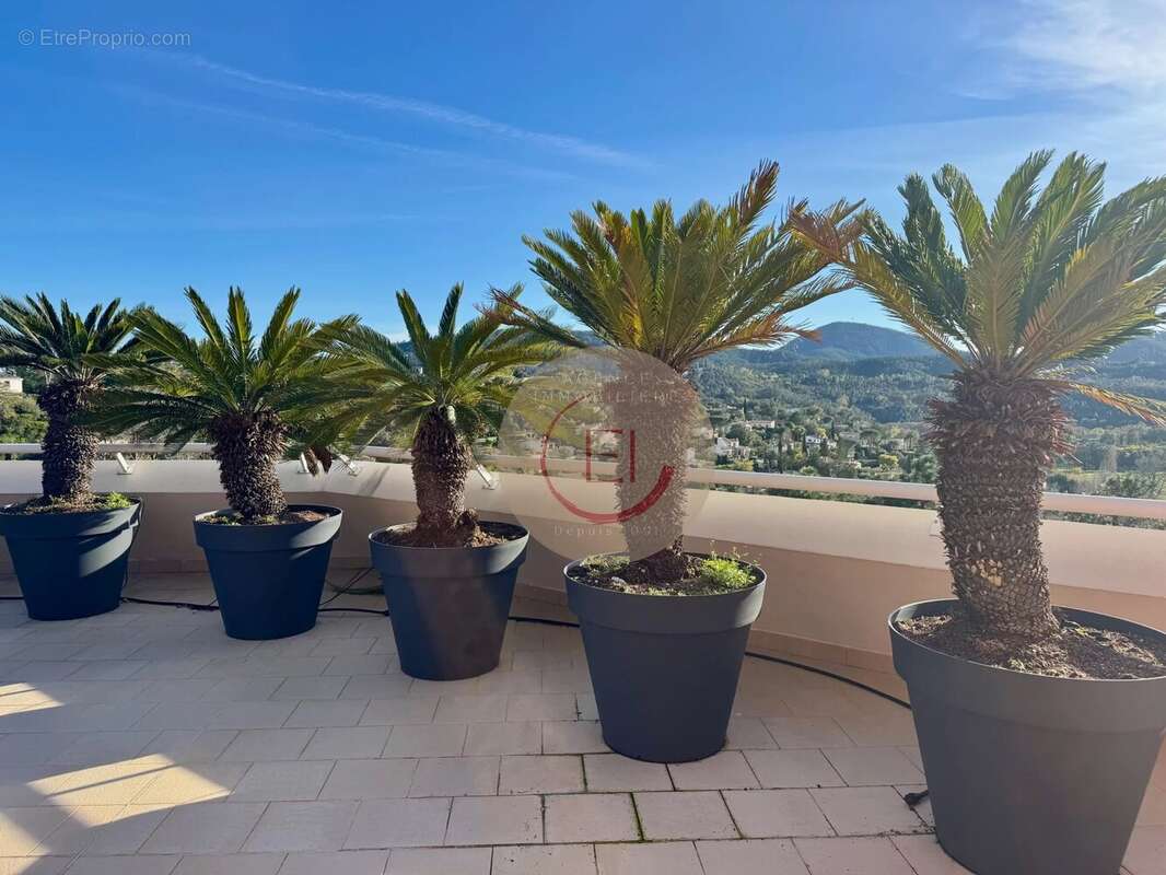 Appartement à MANDELIEU-LA-NAPOULE