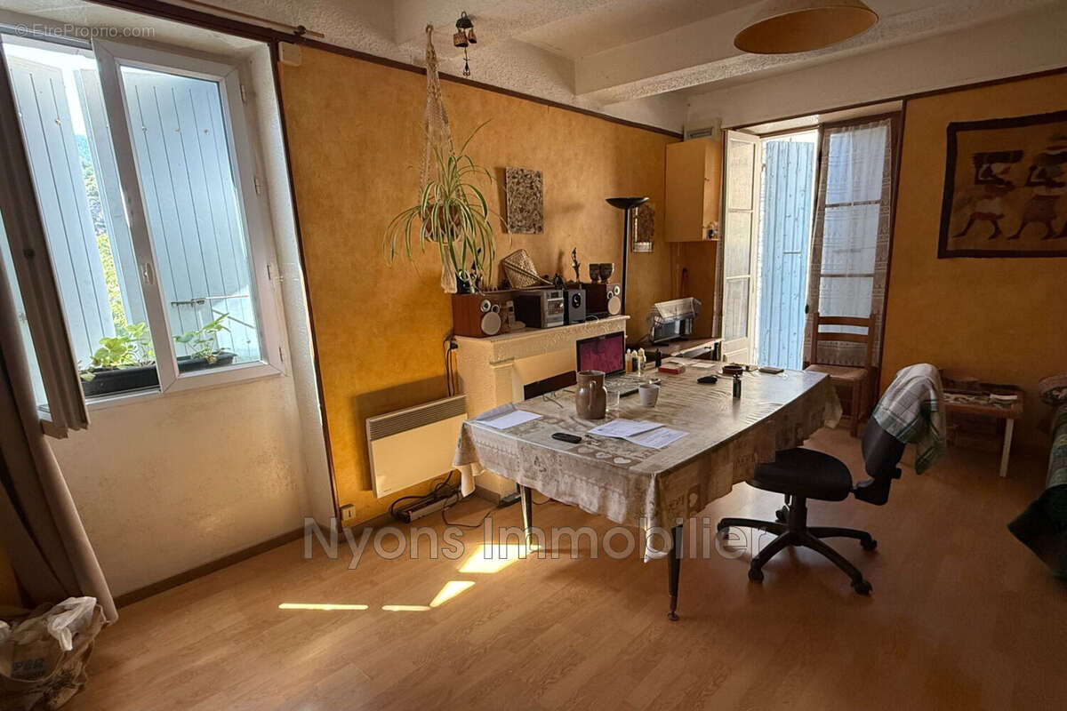 Maison 285 m² à Nyons  - photo 5