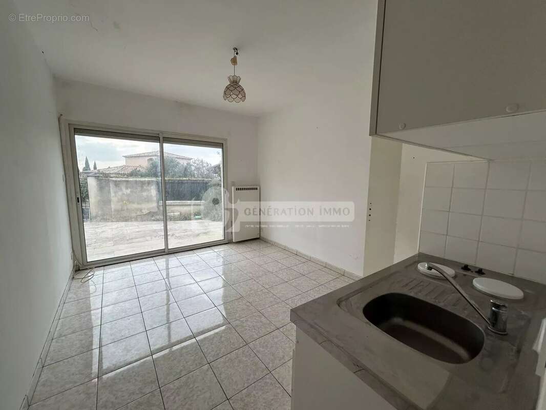 Maison à FONTVIEILLE