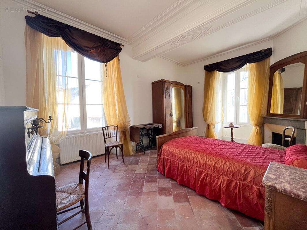 Maison Ecueille 7 pièce(s) 250 m2 - photo 9