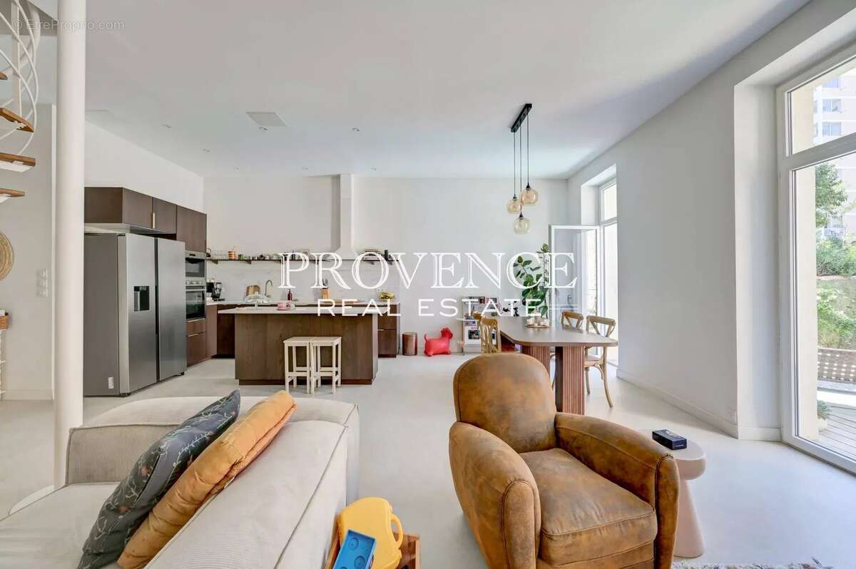 Appartement à MARSEILLE-5E