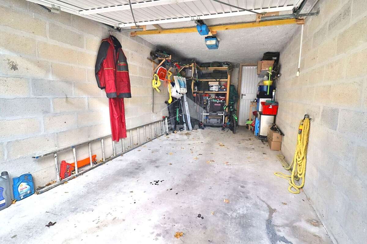A vendre  Secteur Hameau de l'est maison 3 chambres avec jardin et garage - photo 7