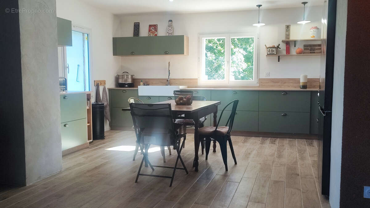 Maison en pierres rénovée avec terrain - photo 7