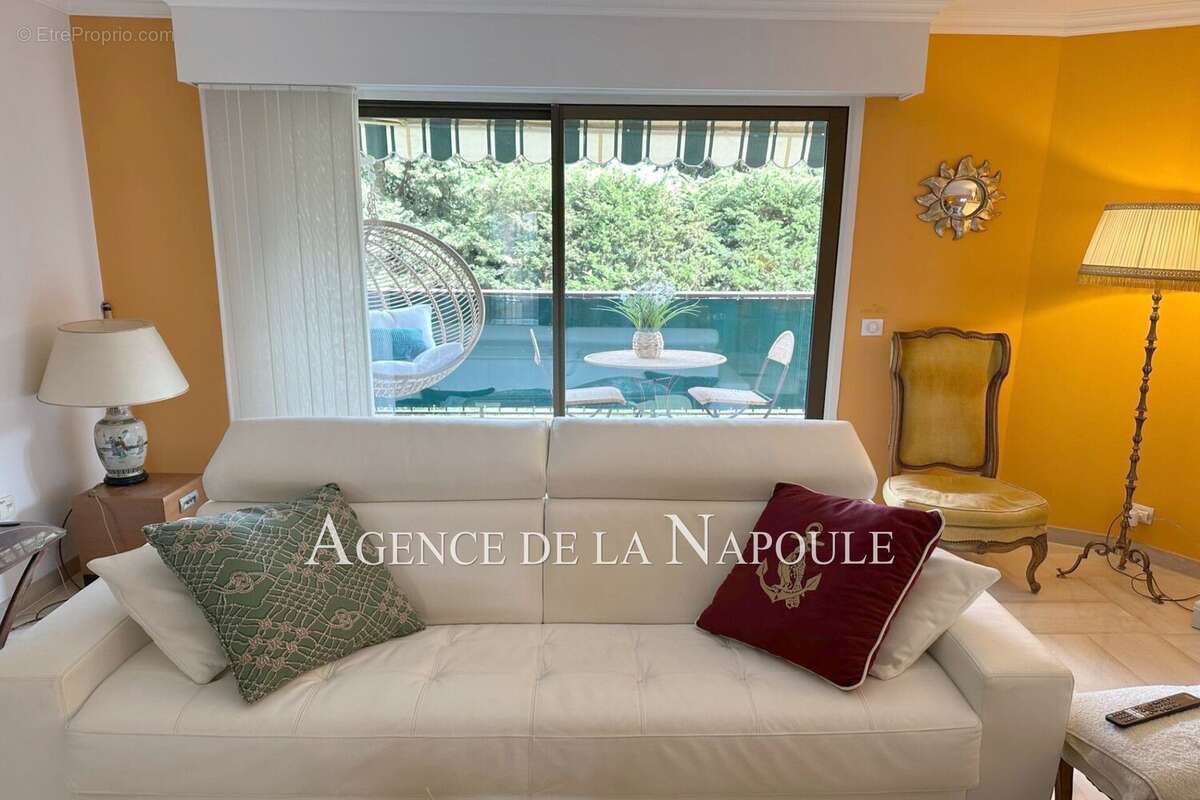 Appartement à MANDELIEU-LA-NAPOULE
