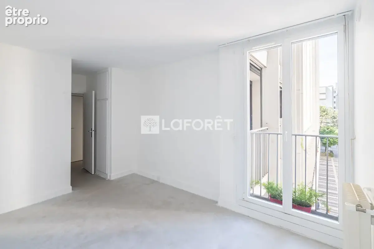 Paris 15e - Citroën-Boucicaut / Lourmel - 149,60 m² traversant, cinq chambres et trois balcons - photo 12