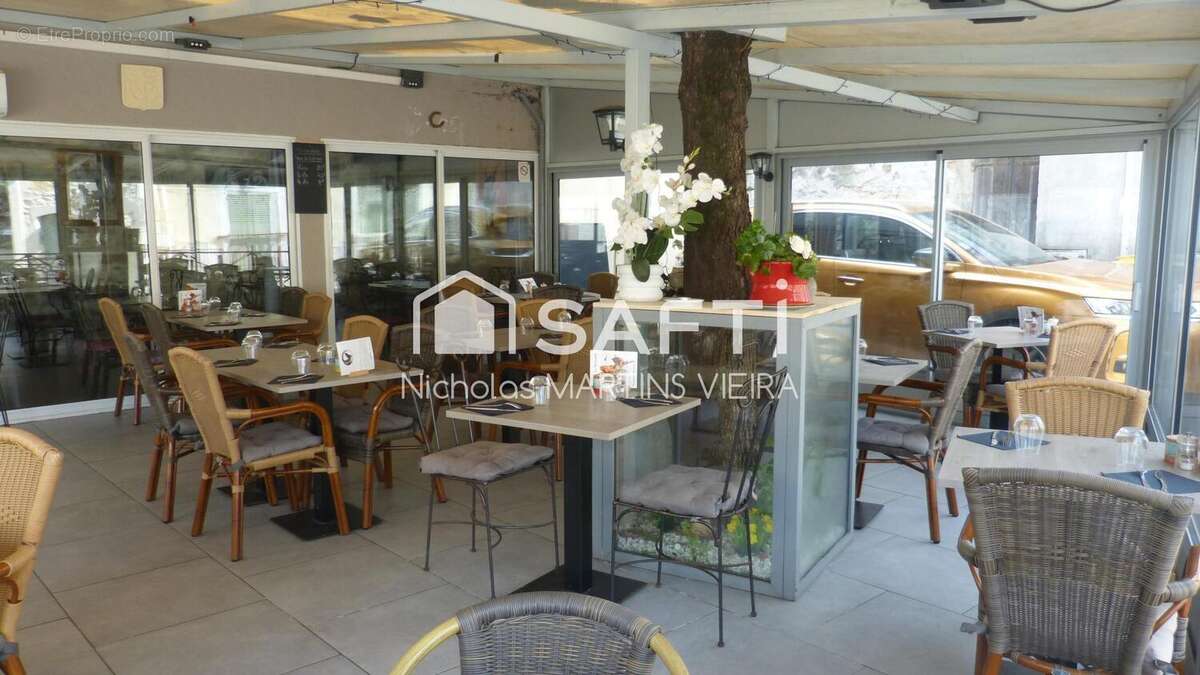 Photo 8 - Commerce à LA CALMETTE