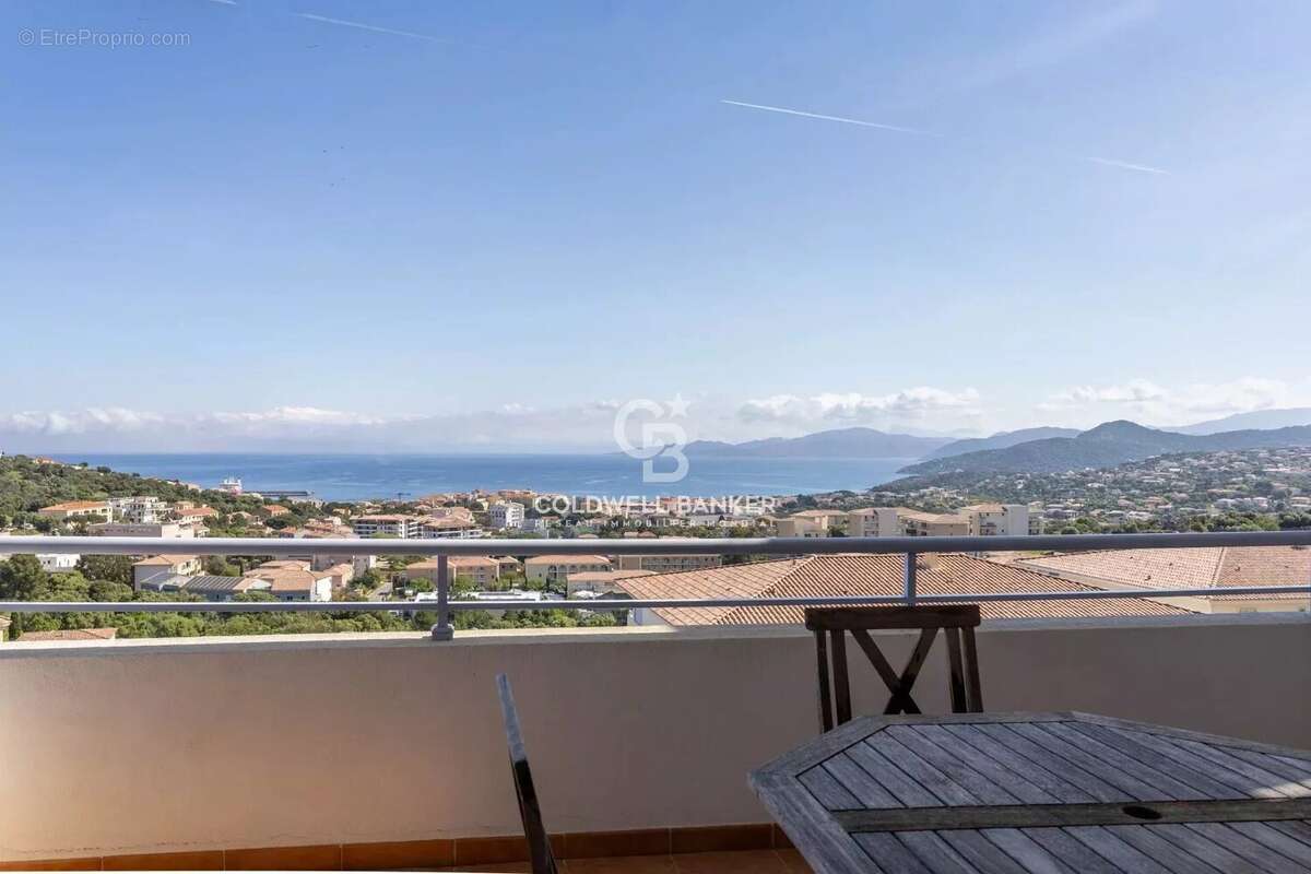 L'ile-rousse - Charmant T3 standing - vue mer imprenable - cave, parking & garage - photo 20