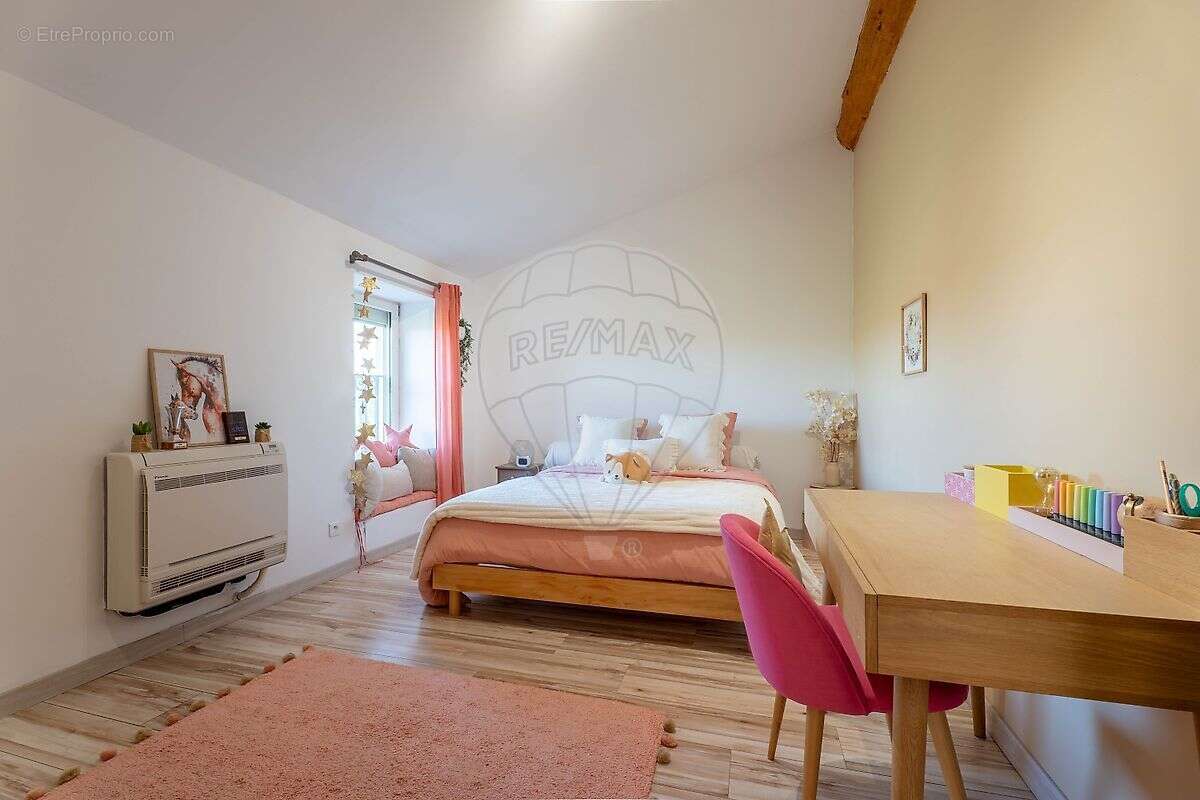 Maison à NEUVILLE-LES-DAMES