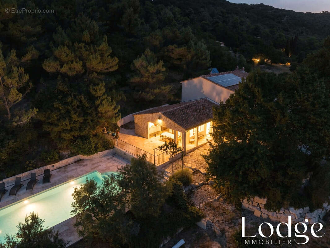 Maison 295 m² à Vauvenargues  - photo 6