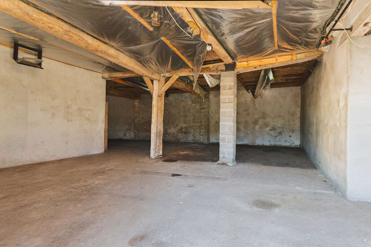 Grange sur terrain constructible - photo 3