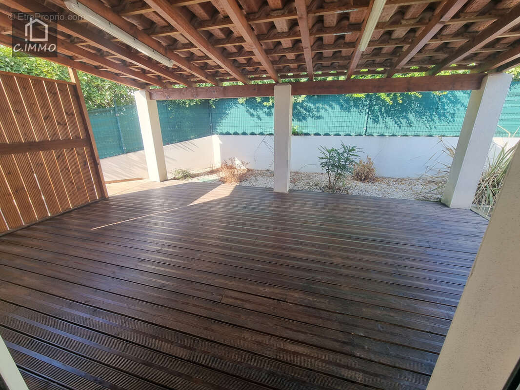 Villa de plain-pied de 104 m2 de type 4 avec terrasse, jardin et garage avec mezzanine. - photo 16