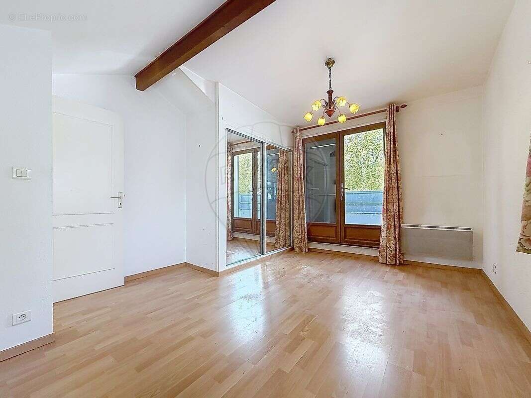 Appartement à SAVIGNY-SUR-CLAIRIS