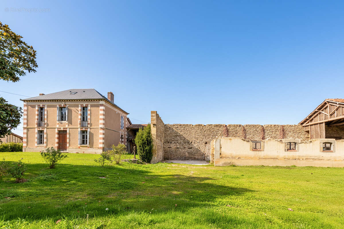 Maison à CASTELNAU-MAGNOAC