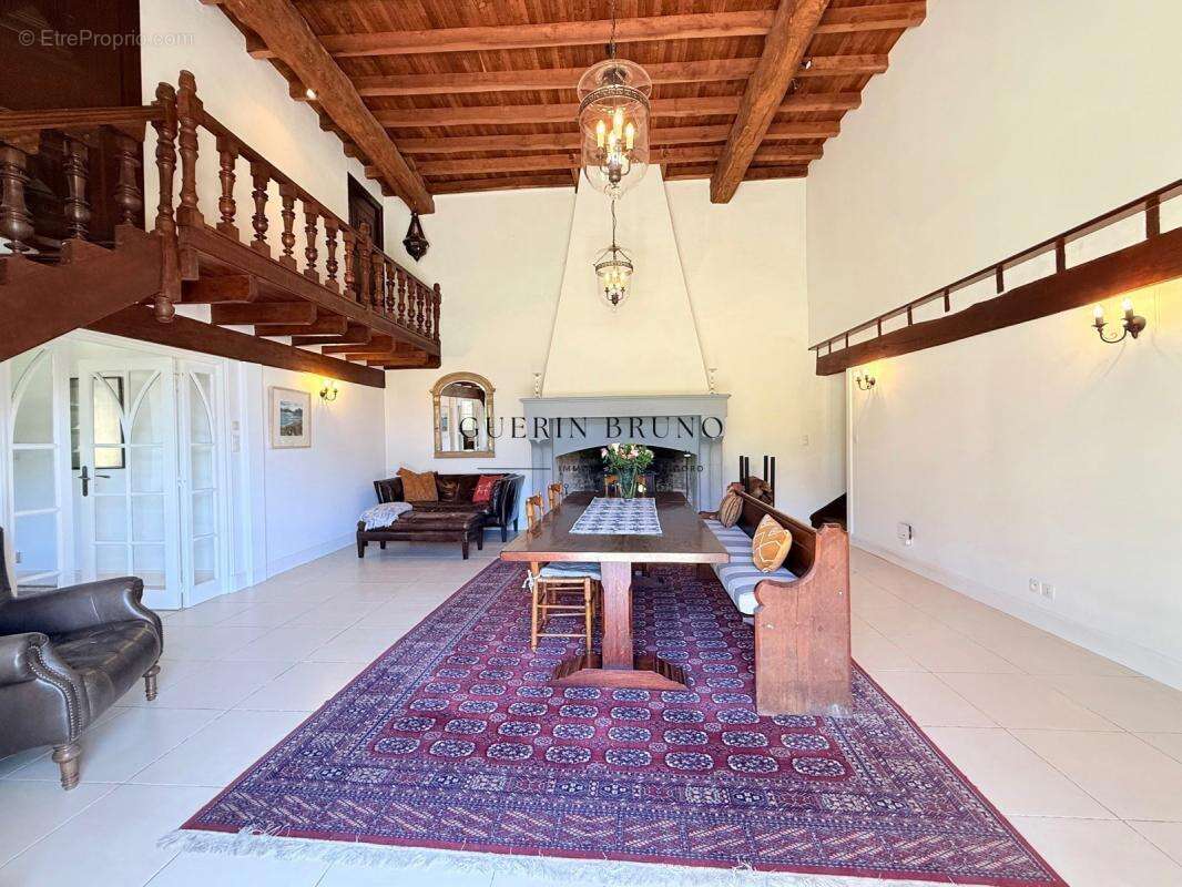 Maison à SAINT-FELIX-DE-BOURDEILLES