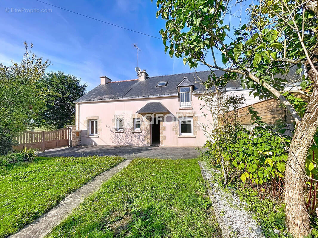 Maison à SAINT-JEAN-LA-POTERIE