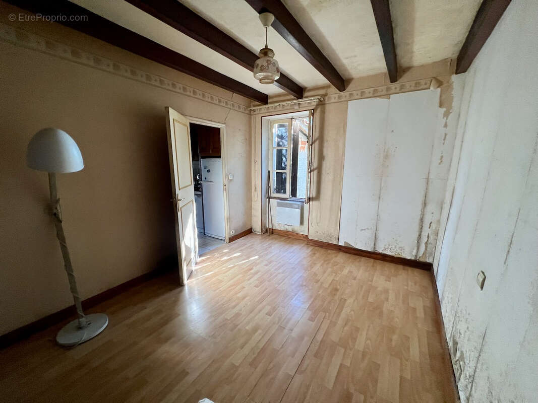 Belle opportunité dans la campagne de Villeneuve sur Lot : fermette à rénover d'environ 72m2 avec dépendances (grange attenante, - photo 12