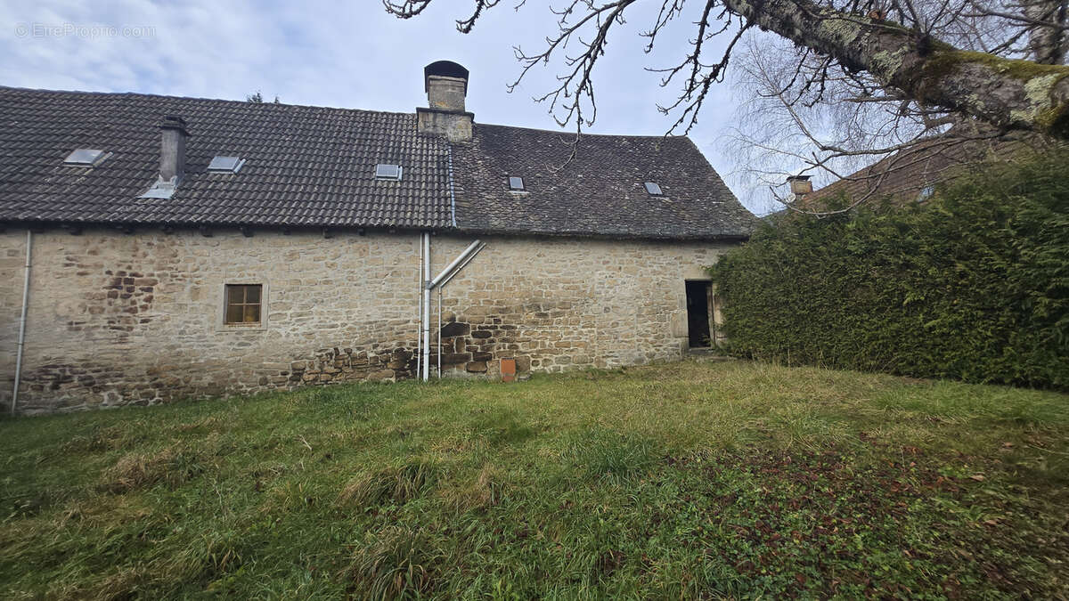 Maison à SAINT-JULIEN-LE-PELERIN
