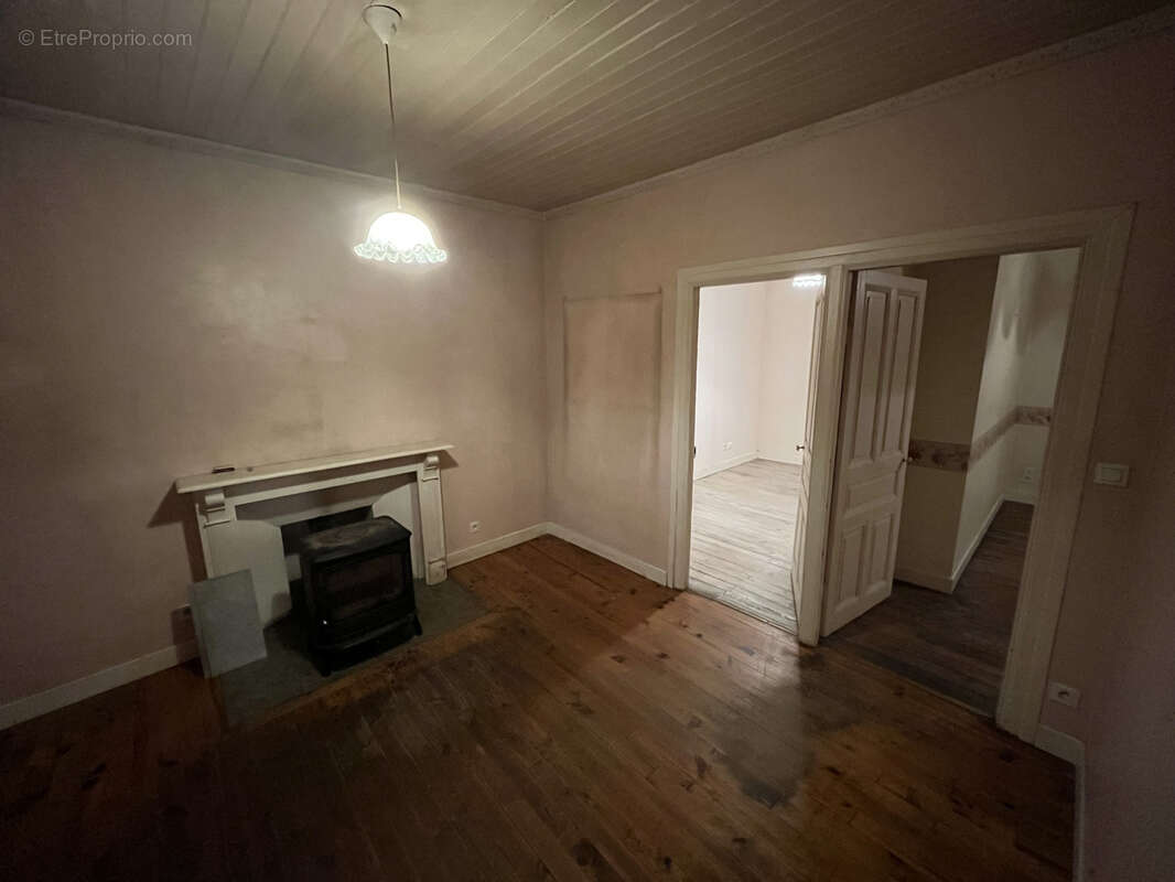 Maison à YDES