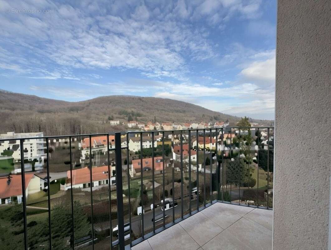 Appartement à ARS-SUR-MOSELLE