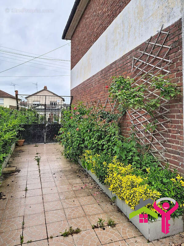 Maison 100 m² à Quievrechain  - photo 8