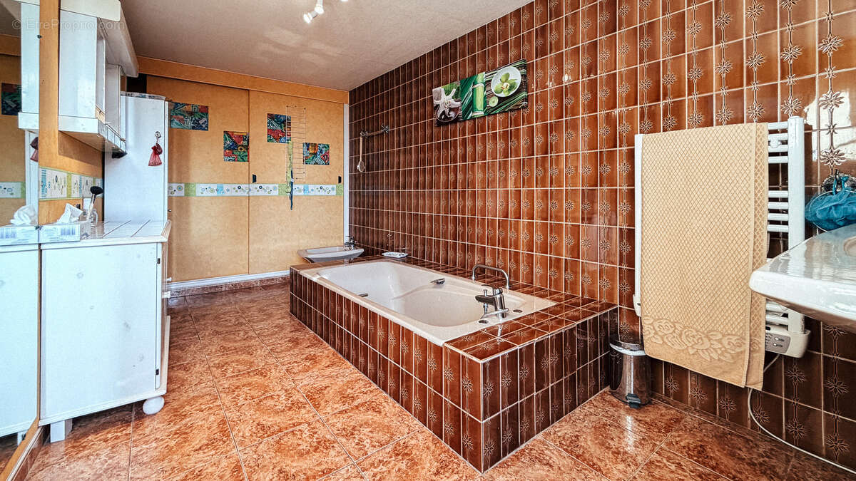 Maison à MOUTHIERS-SUR-BOEME