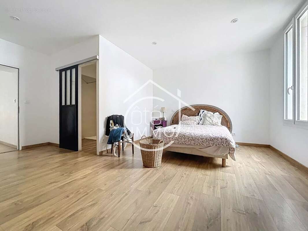 Maison à SAINT-MAGNE-DE-CASTILLON